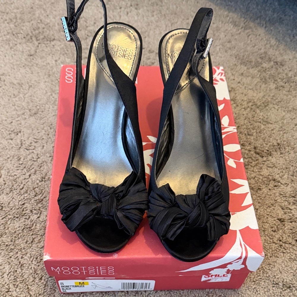 Mootsies Tootsies Elegant Black Bow Heels